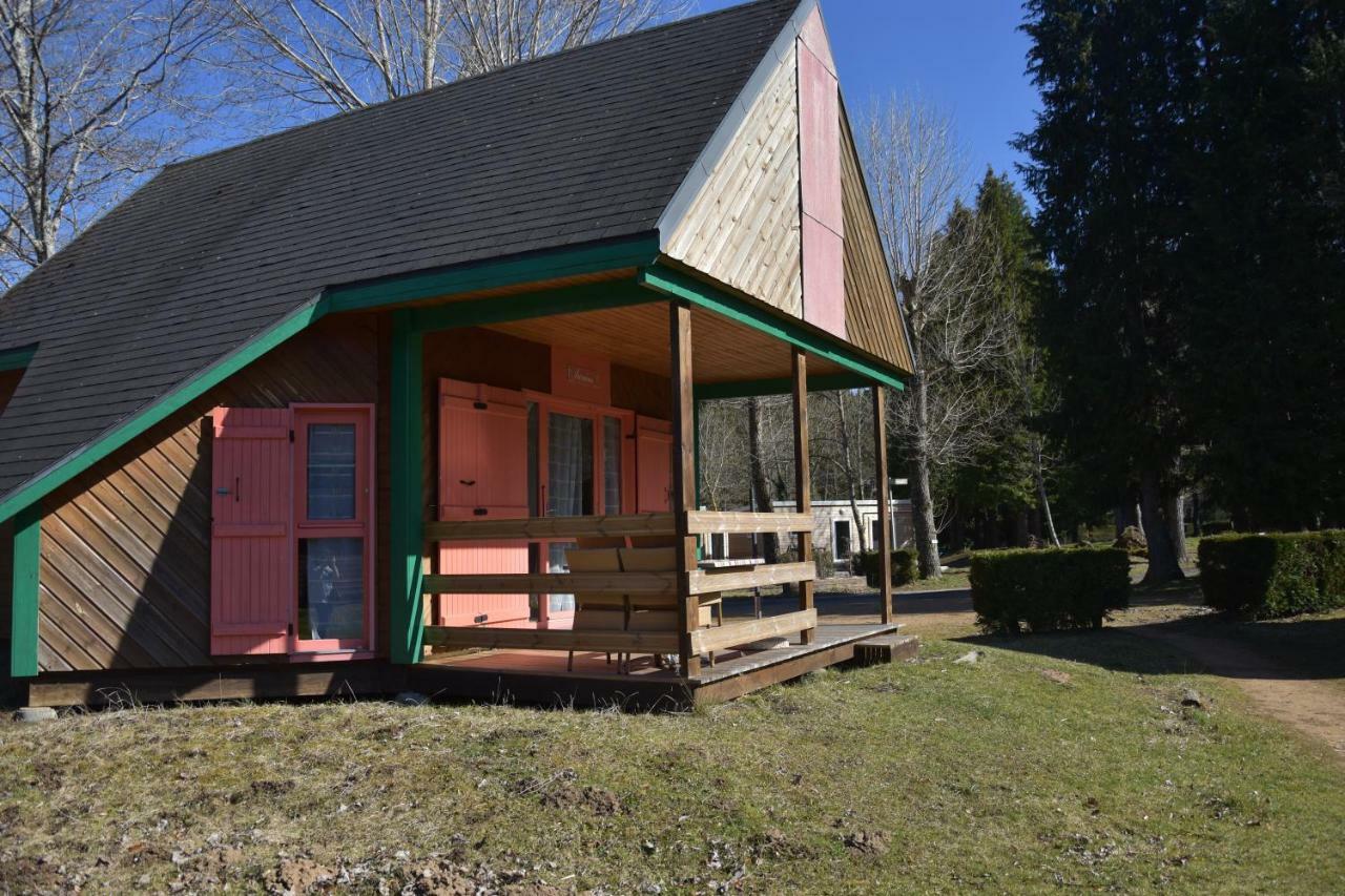 Camping Domaine Du Lac Chambon Murol Esterno foto