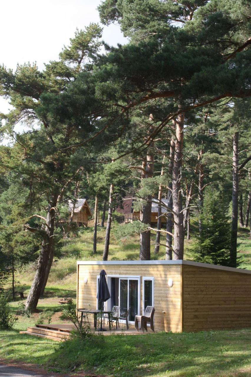 Camping Domaine Du Lac Chambon Murol Esterno foto