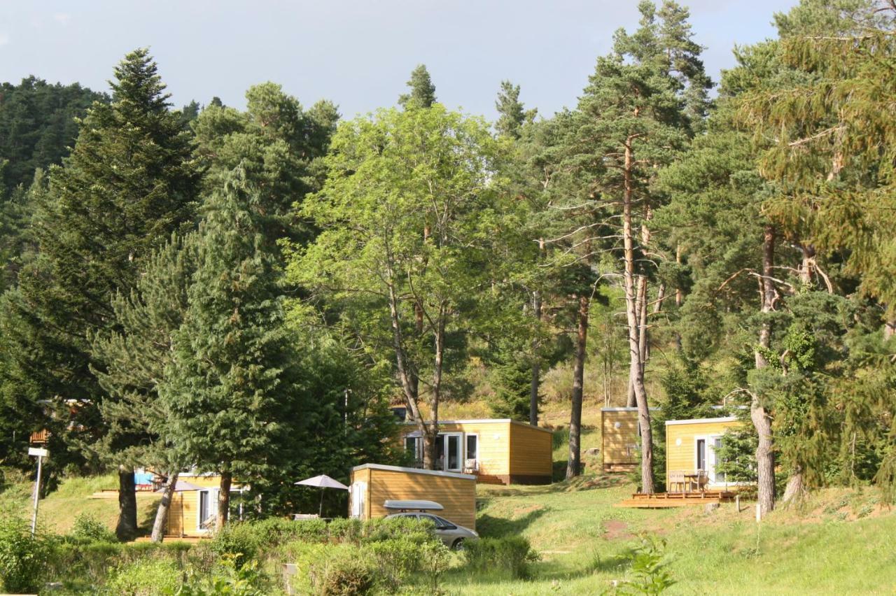 Camping Domaine Du Lac Chambon Murol Esterno foto