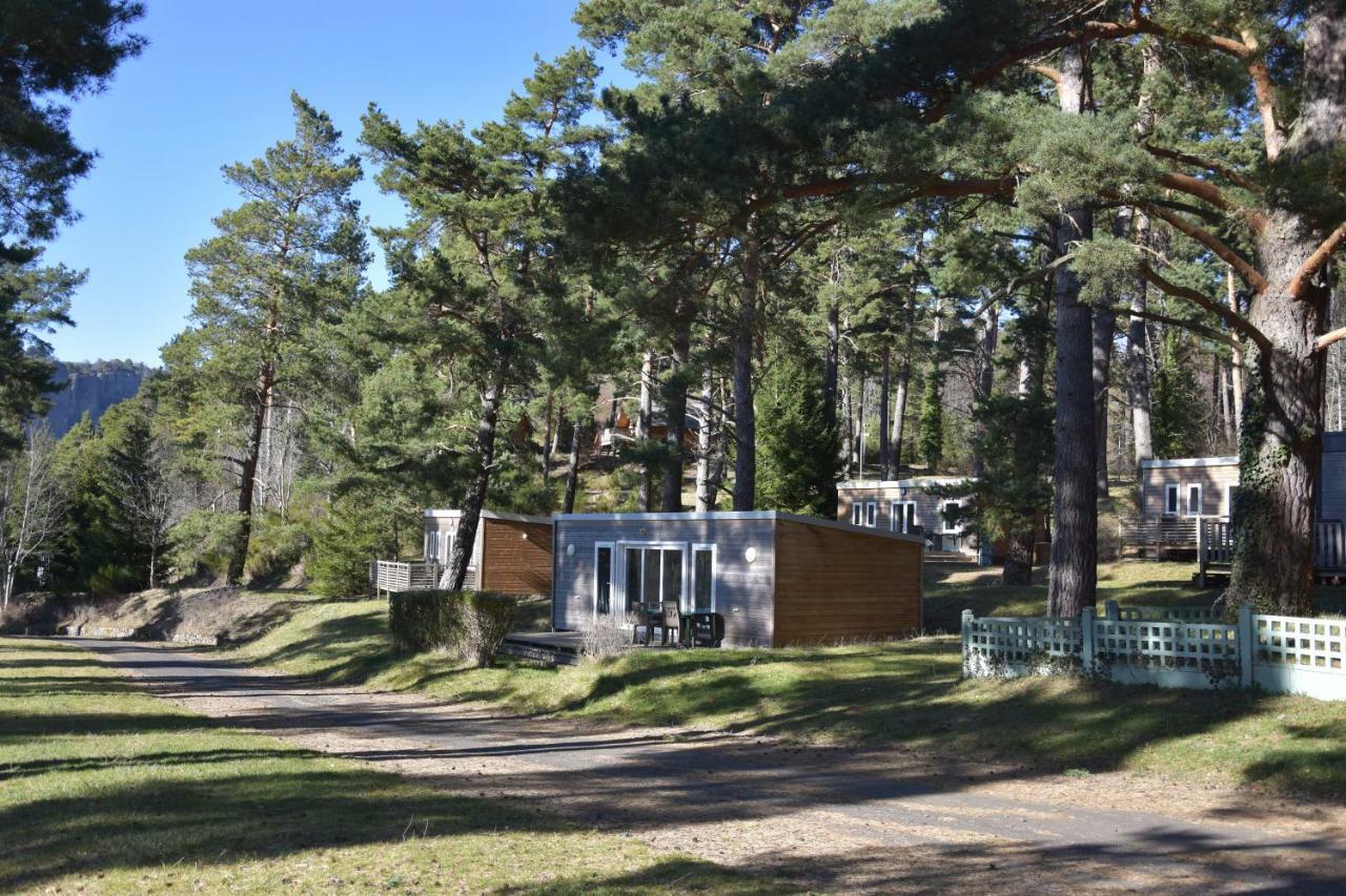 Camping Domaine Du Lac Chambon Murol Esterno foto