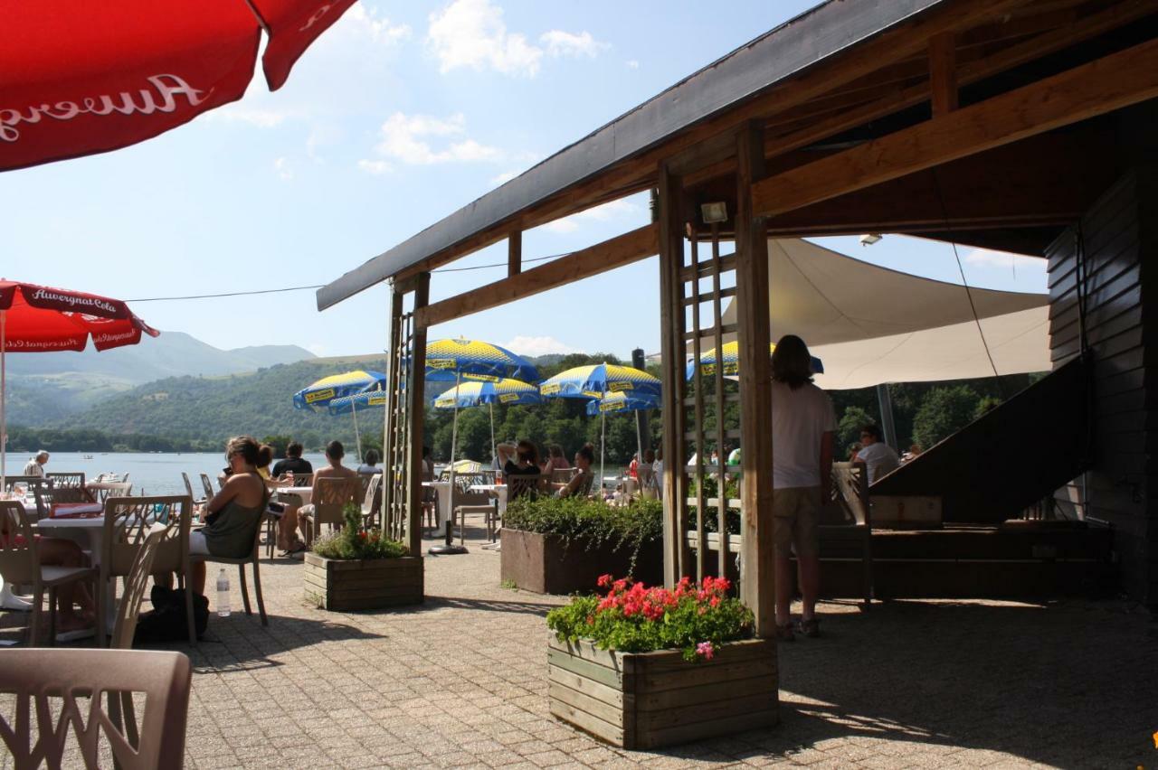 Camping Domaine Du Lac Chambon Murol Esterno foto