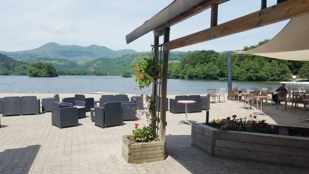 Camping Domaine Du Lac Chambon Murol Esterno foto